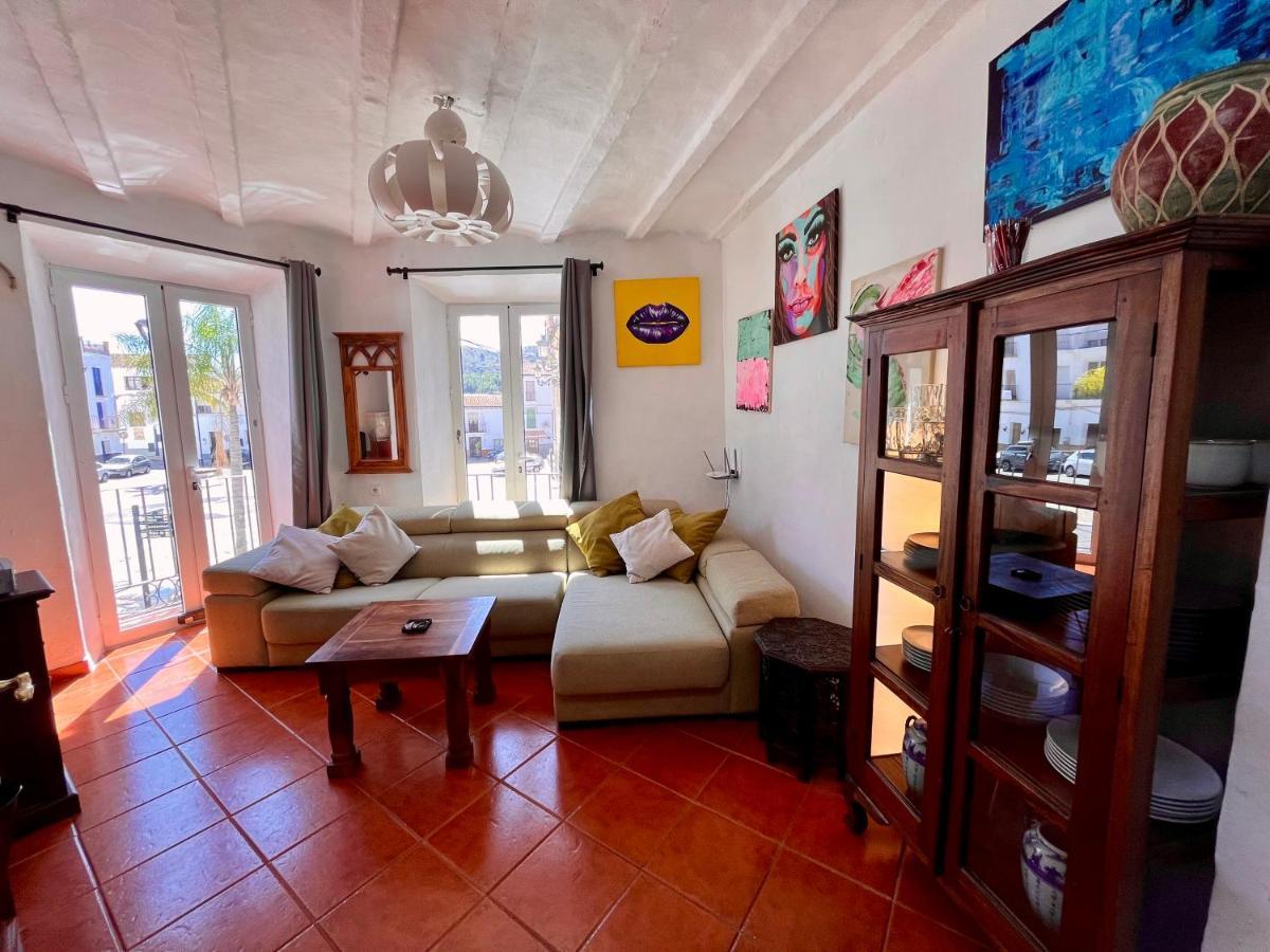 Spanish Town House อะโลรา ภายนอก รูปภาพ